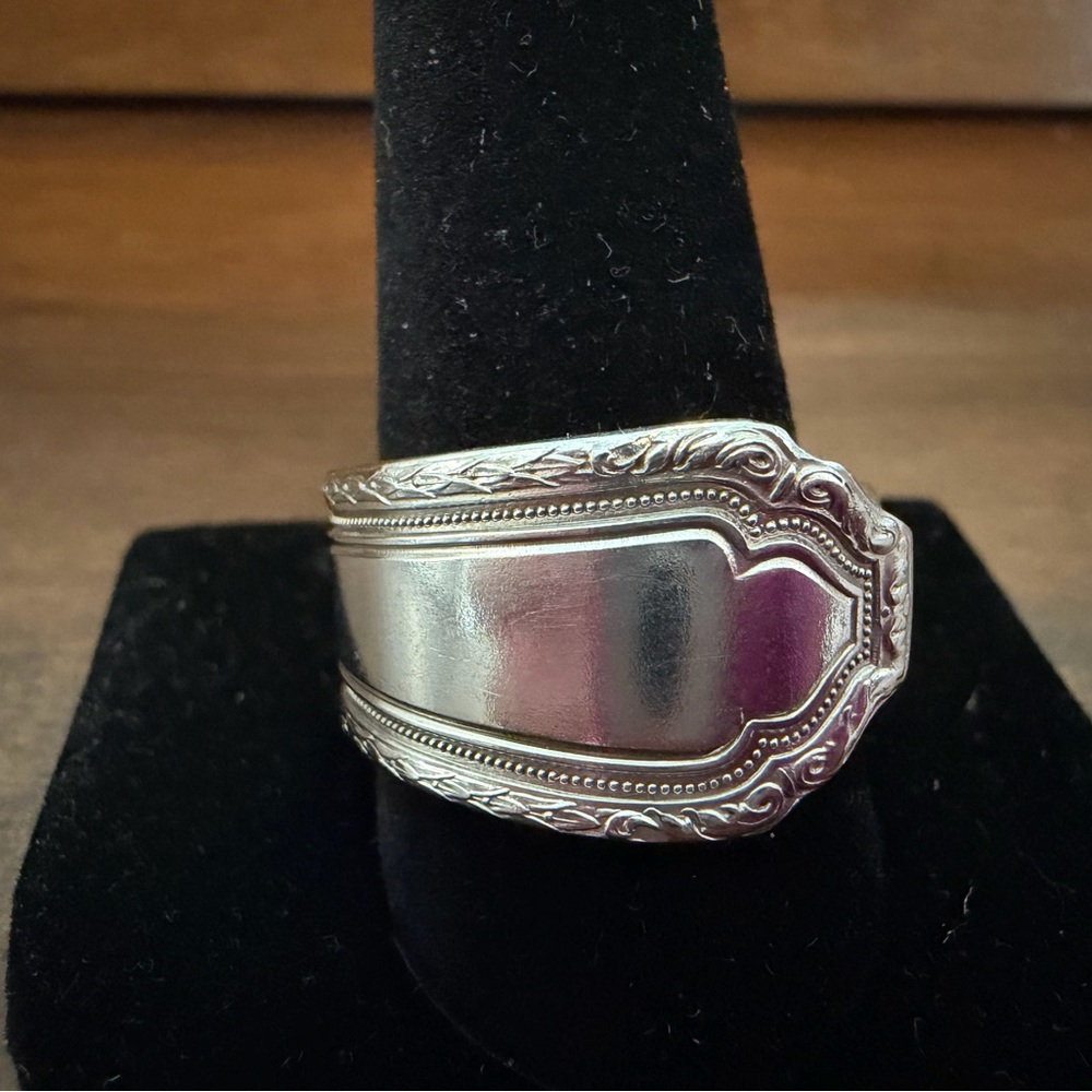 Elegant Silver Spoon Ring - Picture 1 of 14